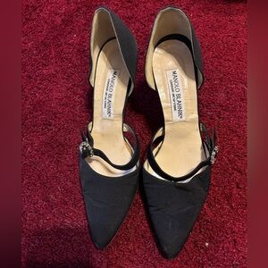 MANOLI BLAHNIK BLACK MATERIAL DRESSY SHOES PUMPS RHINESTONES GUC SZ 37.5